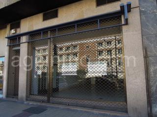 Local commercial à Paseo hospital militar 29. Local comercial en venta.