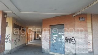 Local Comercial a Calle huertas 36