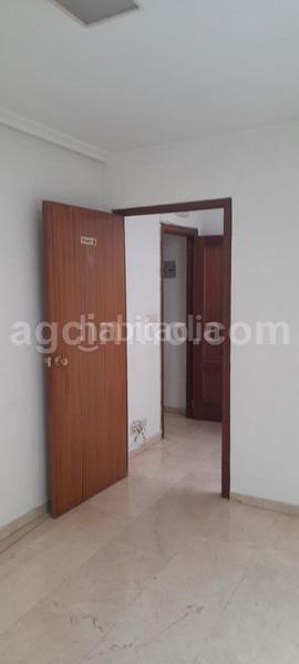 Foto ebf02bd8-3e06-45dc-8a64-1b9f301f7459. Office space in Caño Argales Valladolid