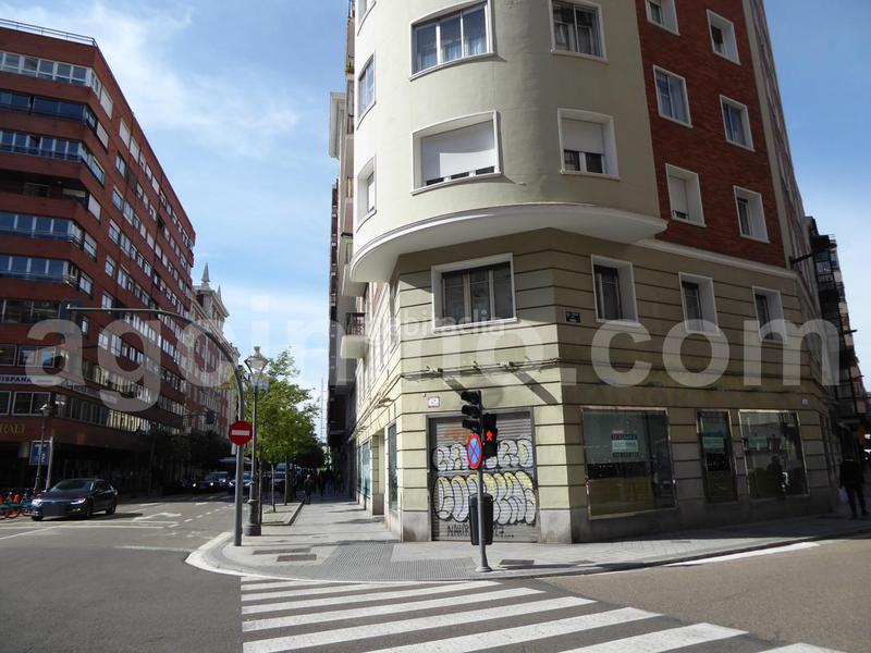 Foto f3677478-589a-471c-87d2-1040b38ae9c9. Rent business premise in Campo Grande Valladolid