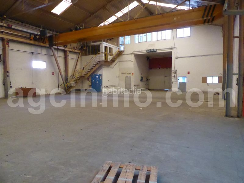 Foto 6d720ae2-2b7f-43f9-991f-b0bc1c9f0bda. Nave industrial nave venta en Polígono Argales Valladolid