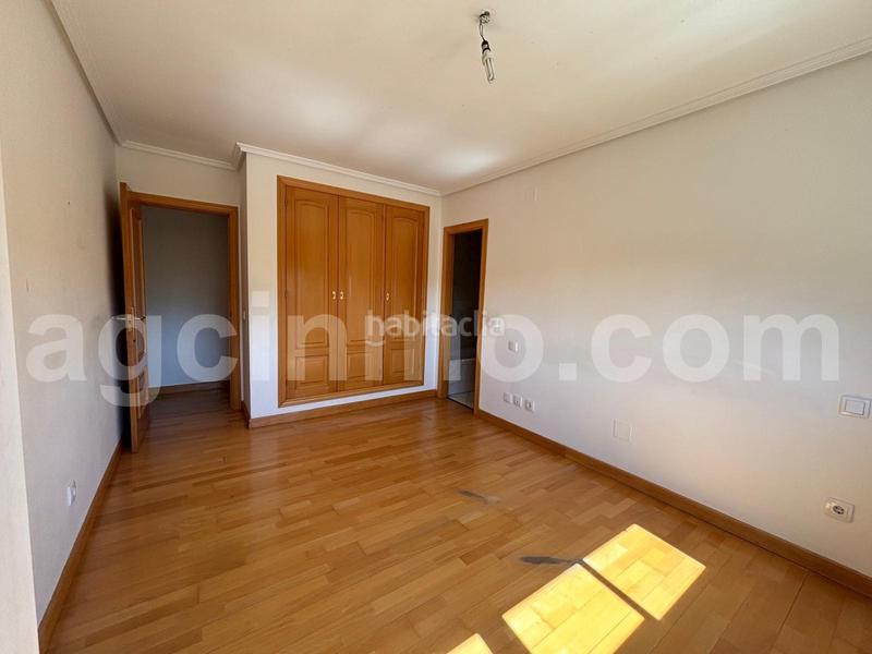 Foto 0c08d4e5-8ddf-41fc-bc75-07235cf540eb. Appartamento con riscaldamento parcheggio in Plaza de Toros Valladolid