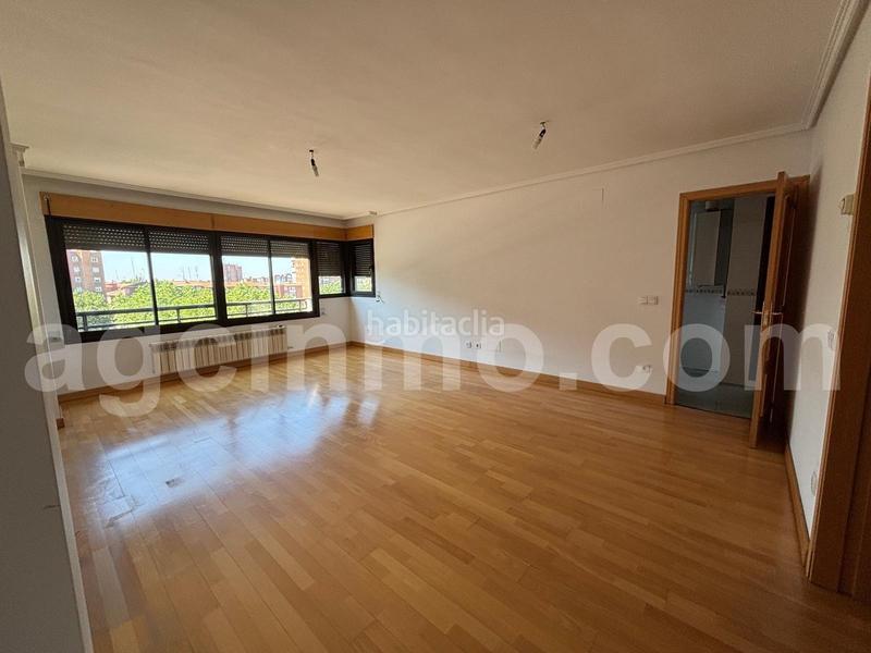 Foto 311c551b-e647-46db-91ce-7529619dd9e9. Appartamento con riscaldamento parcheggio in Plaza de Toros Valladolid