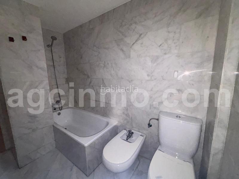 Foto caa1ecef-d8a3-4ccb-8e2e-a4861b11deec. Appartamento con riscaldamento parcheggio in Plaza de Toros Valladolid