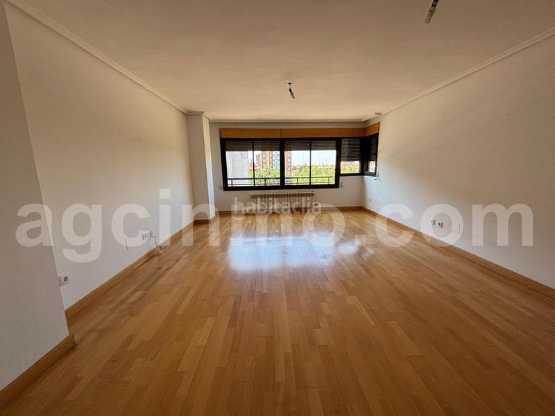 Foto ee3280db-3b0a-4254-b265-9968493ea597. Appartamento con riscaldamento parcheggio in Plaza de Toros Valladolid