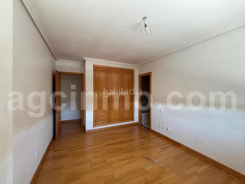 Foto f9308340-df51-4699-8183-82decd018fed. Appartamento con riscaldamento parcheggio in Plaza de Toros Valladolid