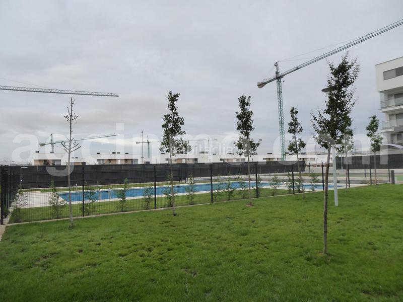Foto 9a4ae5ff-ed1e-47f8-9d9c-50c60d851c3e. Lloguer pis amb calefacció aparcament piscina a Las Villas - Valparaiso - El Peral Valladolid