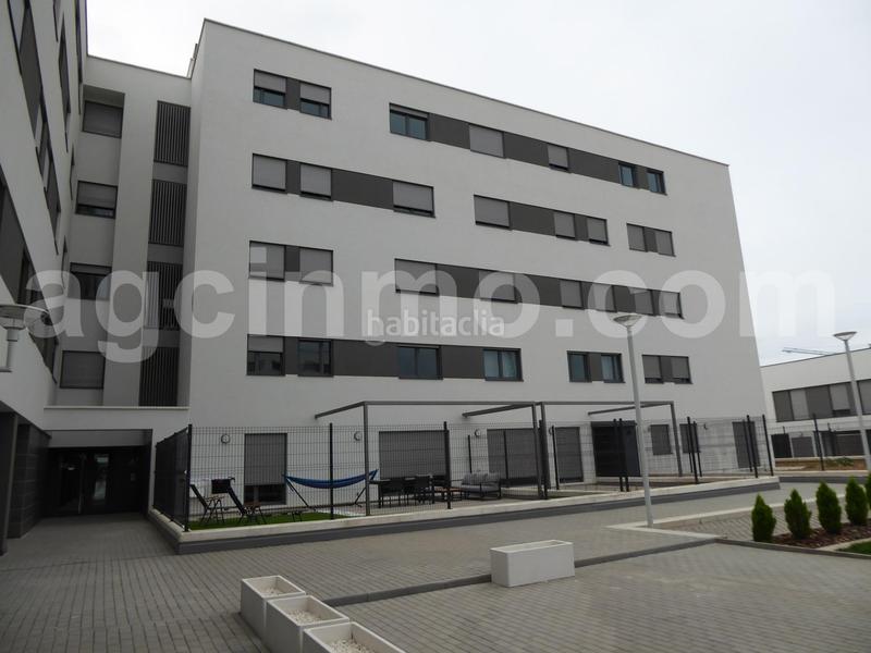 Foto b8bea501-3725-4a91-ab71-6ed1f37792f4. Location appartement avec chauffage parking piscine dans Valladolid