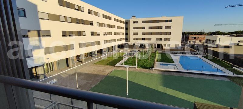 Foto 7392e855-56e8-478e-9212-bf8f89a3f338. Location appartement avec chauffage parking piscine dans Valladolid