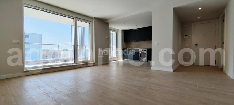 Foto 9ac4ac5e-46a1-4938-bec4-fbf88e7f4a85. Location appartement avec chauffage parking piscine dans Valladolid