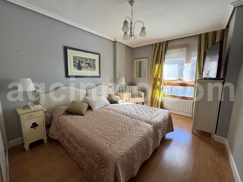 Foto 2056b01c-4d75-4c77-95d5-77421bc0a660. Rent flat with heating parking in Caño Argales Valladolid