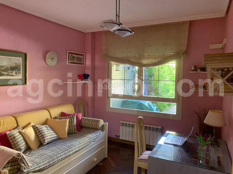 Foto 414c7f14-a79c-4b23-ba21-0aaf39f98347. Xalet amb calefacció aparcament piscina a El Berrocal Valladolid