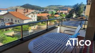 Lloguer Pis  Areatza kalea. Vivienda con garaje en alquiler, de 130 m2 con tres terrazas, en