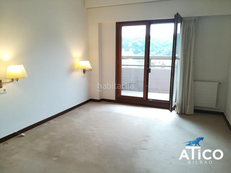 Foto 5dba7eec-7b0e-4563-8370-8043a247d555. Rent penthouse with heating parking in Albia Bilbao