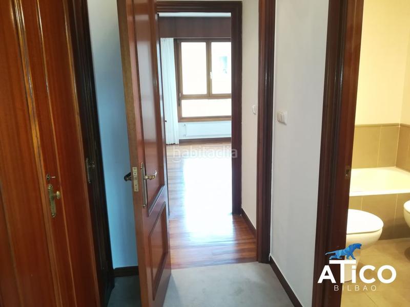 Foto a21c1866-054b-4cf4-8c7f-a9a73068f0c2. Rent penthouse with heating parking in Albia Bilbao