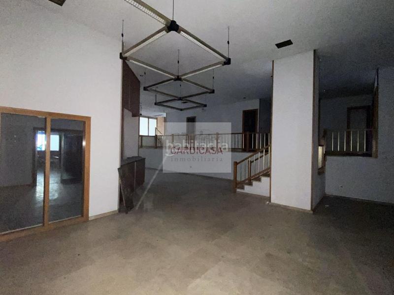 Foto 0a04714f-84df-4917-8610-53481d5fe5f1. Rent business premise in Fátima Vigo