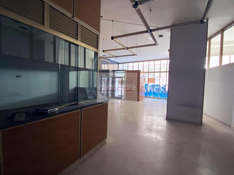 Foto 1083bbde-1a42-4e0b-8cc1-af943099b73b. Alquiler local comercial en Fátima Vigo