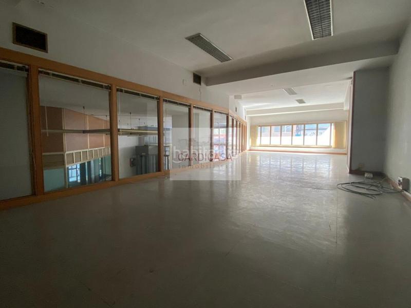 Foto 741a7e6b-ce7b-4400-9752-cb0149874aef. Alquiler local comercial en Fátima Vigo