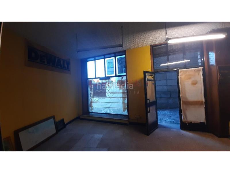 Foto b1ad0fec-e72e-40ac-8a22-2d79c207322c. Alquiler local comercial en Camelias - Pi y Margall Vigo