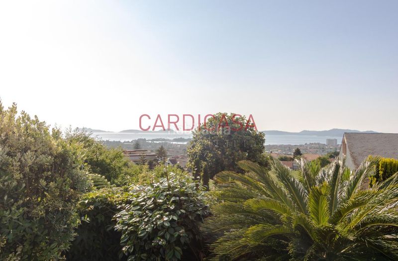 Foto 602c6e75-512a-42ef-a6a5-1f6d2539f9b2. Casa amb calefacció aparcament a Coruxo - Oia - Saiáns Vigo