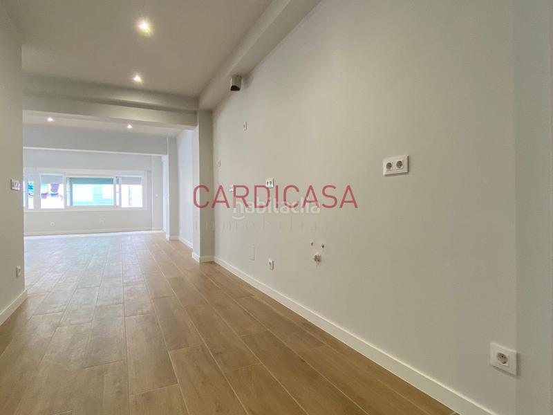 Foto 4c63d03e-e77b-4fe5-b553-41480a63f716. Rent business premise in Plaza España - Corte Inglés Vigo