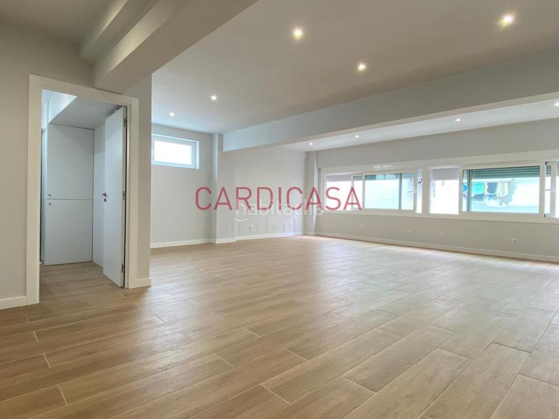 Foto a26e8eb9-9f7f-4e31-887f-e5441e5c3d4d. Alquiler local comercial en Plaza España - Corte Inglés Vigo