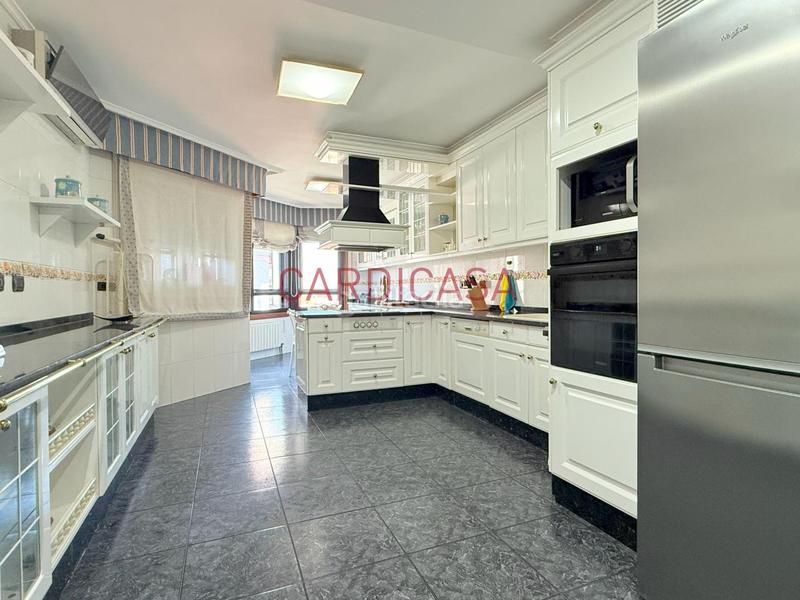 Foto 9495fa87-db2d-43e8-b212-3b2e702bd61c. Alquiler piso en Plaza Independencia Vigo