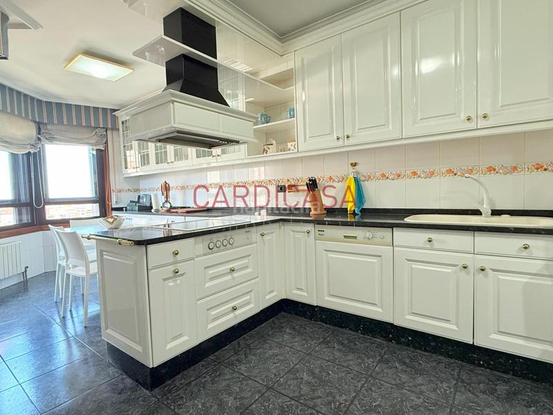 Foto c0ed5d45-2efa-4ed2-aac4-5feebe0910a5. Alquiler piso en Plaza Independencia Vigo