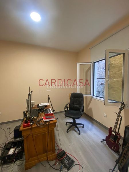 Foto cc962b4a-bf14-4d6e-869e-f34014de9cdd. Local comercial a O Castro Vigo