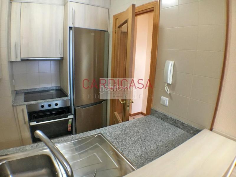 Foto 25bf64de-3ac6-4d7a-8f2d-ac0b26a78a40. Alquiler piso en Navia Vigo