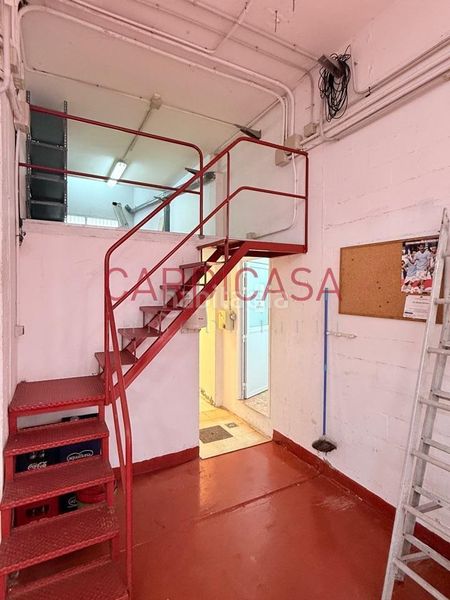 Foto b2eacfe5-7b7c-4cce-afb4-53358de40732. Nave industrial en Redondela