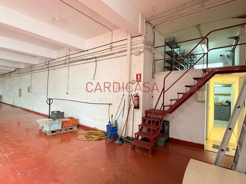 Foto e6ae61ee-cd67-46e5-a92c-c137aaf56779. Nave industrial en Redondela
