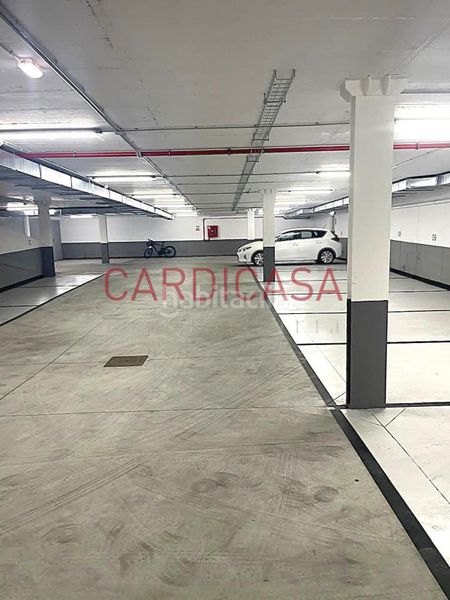 Foto a4508d95-c822-4e03-85c2-5e7b50f0cc38. Aparcament cotxe a Plaza España - Corte Inglés Vigo