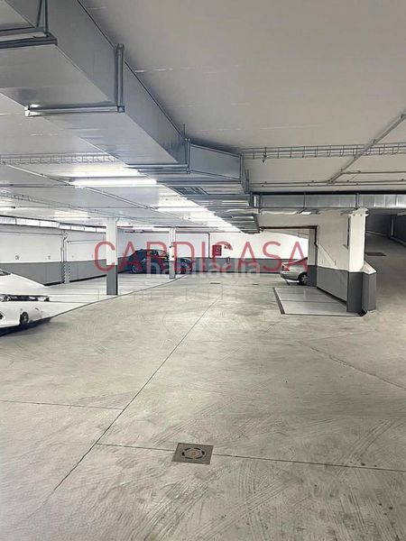 Foto fe9d6026-e4a5-4657-ba52-fc4cea2b2d27. Aparcament cotxe a Plaza España - Corte Inglés Vigo