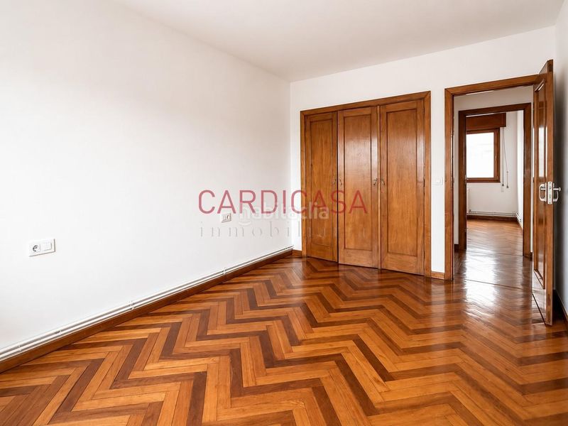 Foto c2c009e8-5979-4e01-886a-9bd56e85c807. Pis amb calefacció aparcament a O Castro Vigo