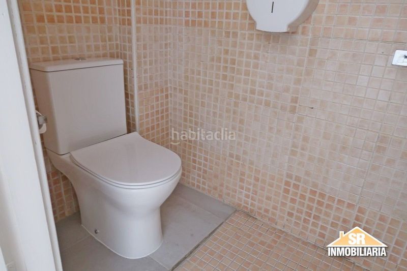 Foto 13856d37-3cea-41dd-9004-6b159cce2a0e. Rent business premise in martinete 84 in Someso - Matogrande Coruña (A)