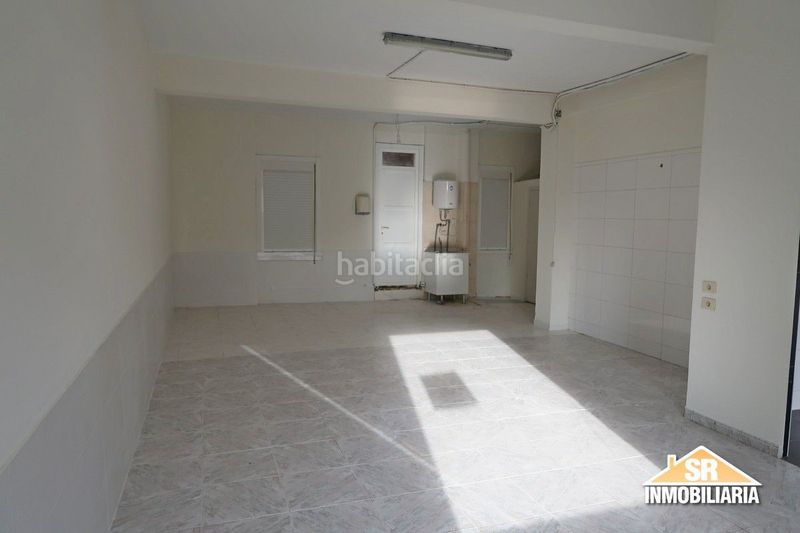 Foto 34d18c98-8222-43dc-a739-90a3ccdbaa0f. Rent business premise in martinete 84 in Someso - Matogrande Coruña (A)