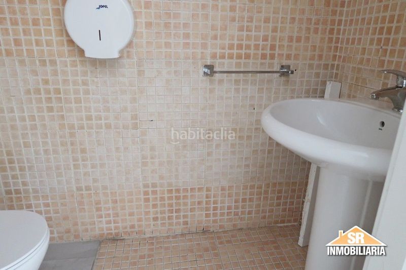Foto 5dee8d74-46df-4e33-b505-286dff5ded6b. Rent business premise in martinete 84 in Someso - Matogrande Coruña (A)