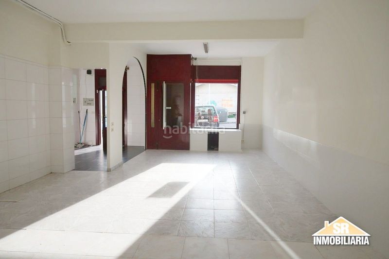 Foto a09f7104-15ca-4db8-9c08-2c31254e6dc9. Rent business premise in martinete 84 in Someso - Matogrande Coruña (A)
