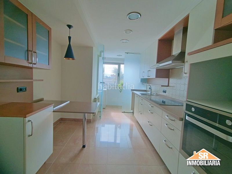 Foto bea916b3-8de1-4ec3-9752-18918947a111. Rent flat with heating in Monte Alto - Zalaeta - Atocha Coruña (A)