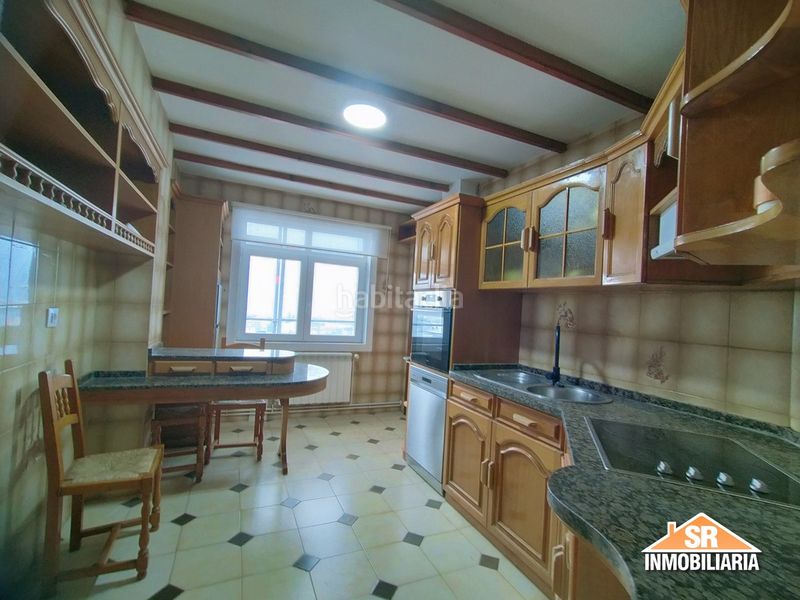 Foto 59159cad-8d51-4b11-9bb8-a25bf075fca5. Rent flat with heating in Monte Alto - Zalaeta - Atocha Coruña (A)