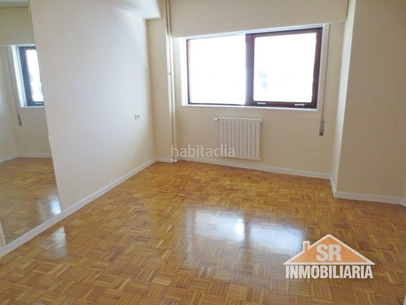 Foto 1403adc4-a92c-4d02-800b-f71ae0f06b81. Lloguer pis amb calefacció a Ensanche Coruña (A)