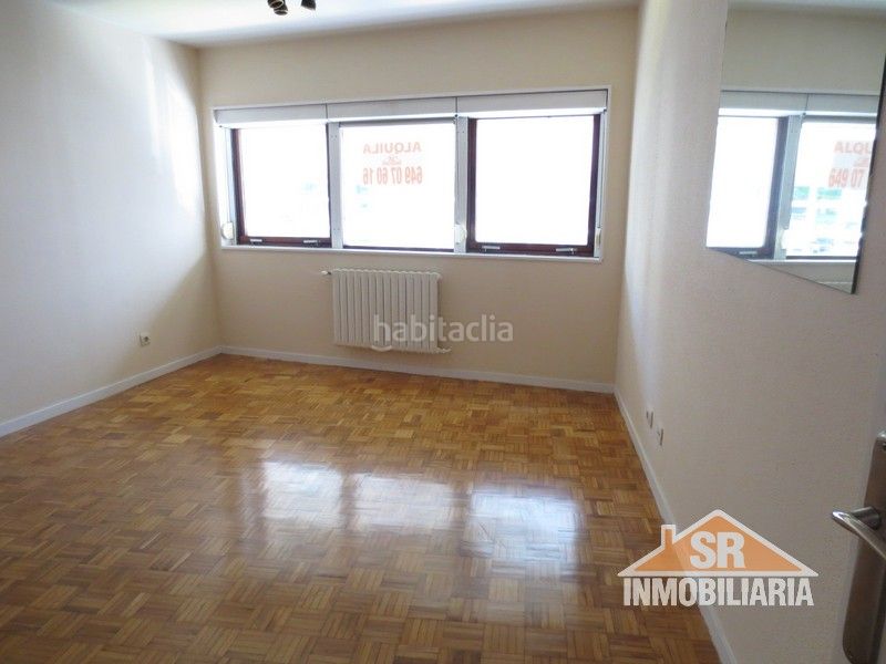 Foto 2111508b-fb50-4370-89b4-df26e9becb46. Lloguer pis amb calefacció a Ensanche Coruña (A)