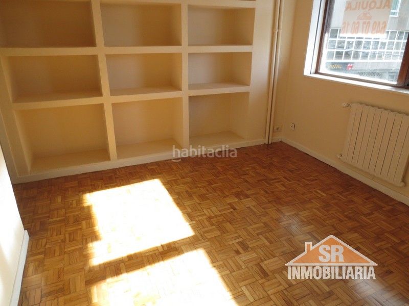 Foto 435236dd-8307-4a42-b2f2-707a72b51fd5. Lloguer pis amb calefacció a Ensanche Coruña (A)