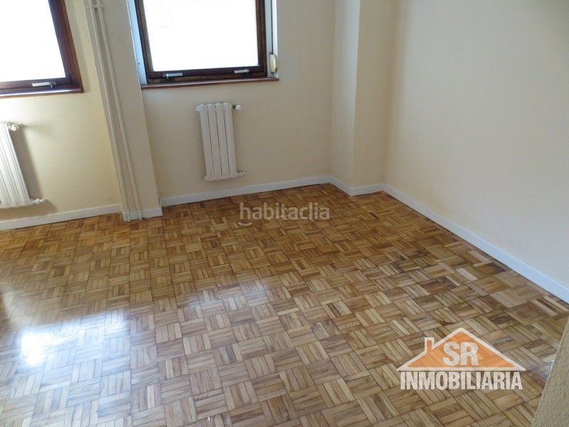 Foto 6e3b56f8-c22c-4605-bc3a-cc54724c82a1. Lloguer pis amb calefacció a Ensanche Coruña (A)