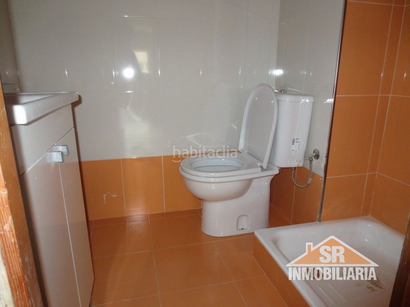 Foto a0737f94-bdc2-46d0-87e5-150ad8d421fc. Lloguer pis amb calefacció a Ensanche Coruña (A)