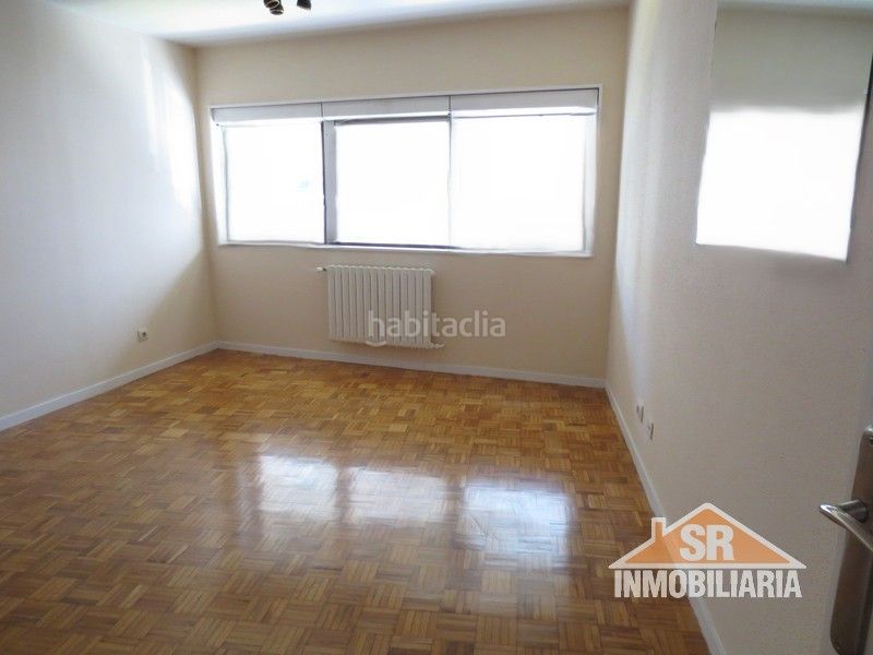 Foto a45384e3-fdfa-40b3-9c78-4e07b5f556e5. Lloguer pis amb calefacció a Ensanche Coruña (A)