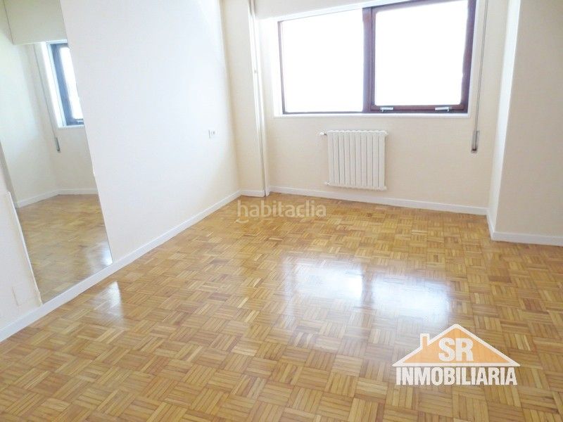 Foto ec26ec89-e3e4-4469-9291-196132acc1b0. Lloguer pis amb calefacció a Ensanche Coruña (A)