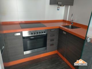 Alquiler Piso  Rúa de san fernando. Impecable, 2 dormitorios y garaje