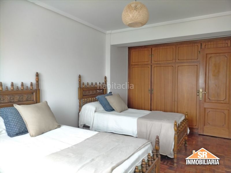 Foto 1980d48e-d179-46f9-b1d5-3c3a96635b8c. Rent flat with parking in Monte Alto - Zalaeta - Atocha Coruña (A)